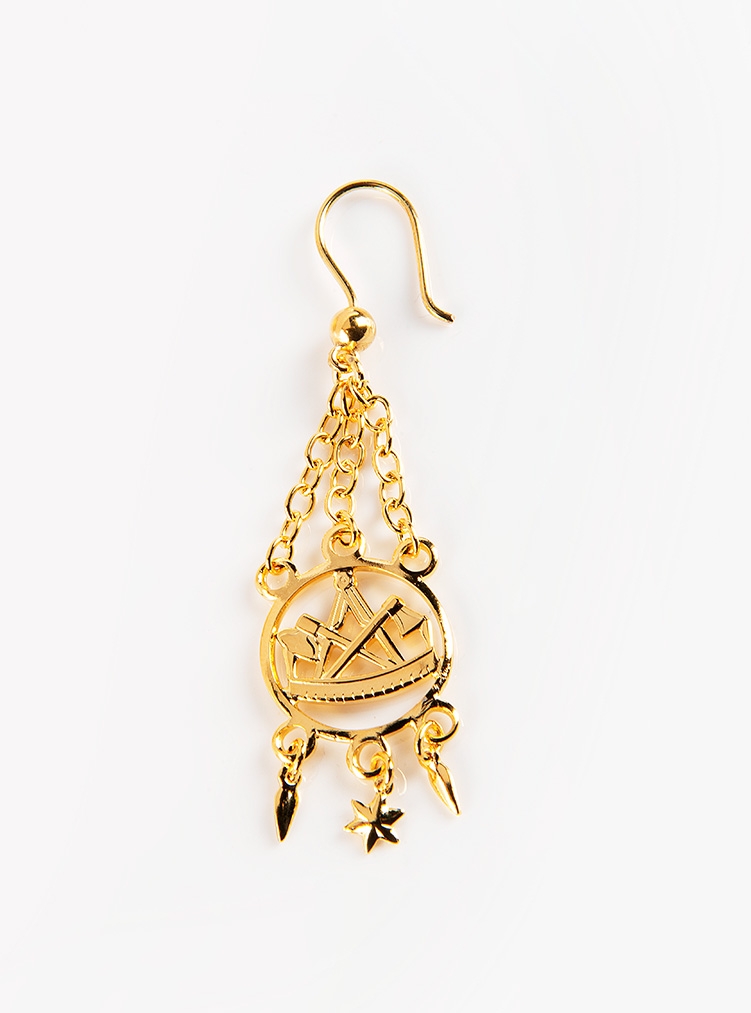 Earring with carpenters emblem
